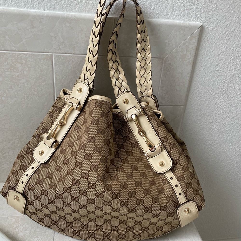 Gucci GG Canvas Medium Pelham tote bag